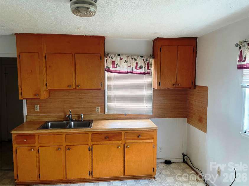 309 Orr Drive, Rock Hill, SC 29730.  MLS# CAR4353652, YatesRealty ID 5846. 
