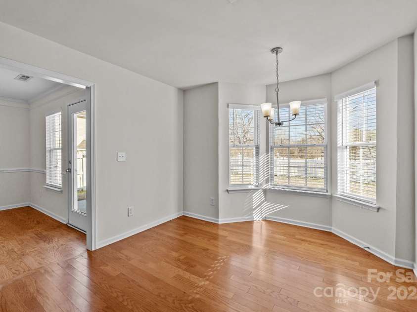 5720 Parkstone Drive, Matthews, NC 28104.  MLS# CAR4224035, YatesRealty ID 5846. 