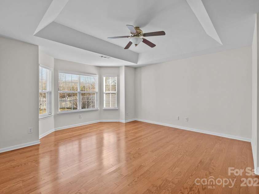 5720 Parkstone Drive, Matthews, NC 28104.  MLS# CAR4224035, YatesRealty ID 5846. 