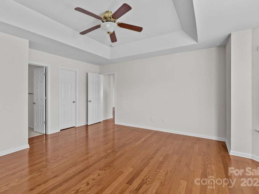 5720 Parkstone Drive, Matthews, NC 28104.  MLS# CAR4224035, YatesRealty ID 5846. 