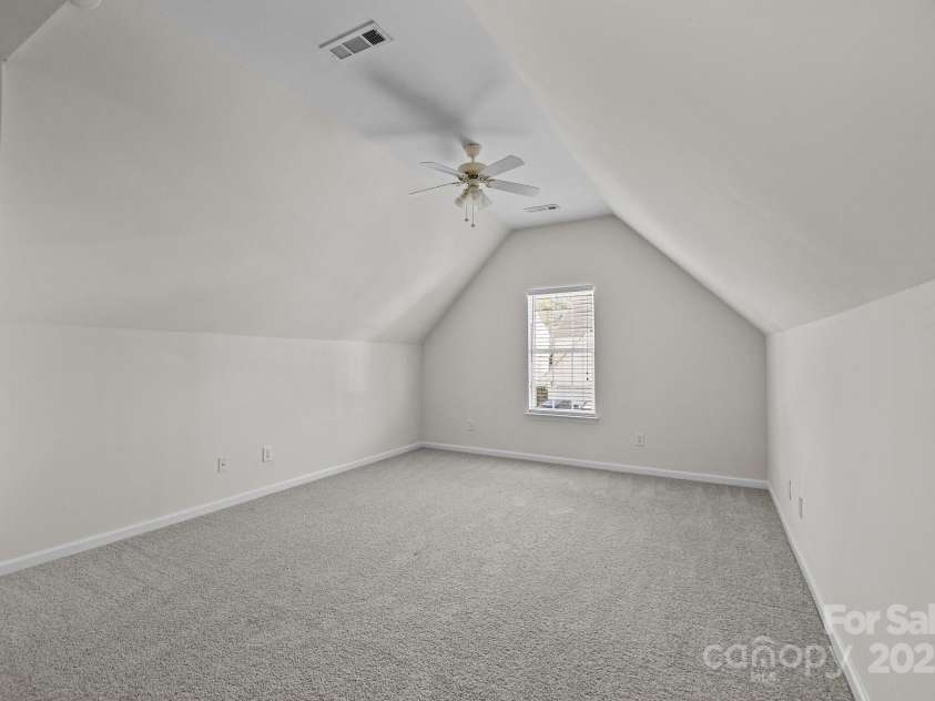 5720 Parkstone Drive, Matthews, NC 28104.  MLS# CAR4224035, YatesRealty ID 5846. 