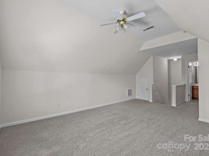 5720 Parkstone Drive, Matthews, NC 28104.  MLS# CAR4224035, YatesRealty ID 5846. 