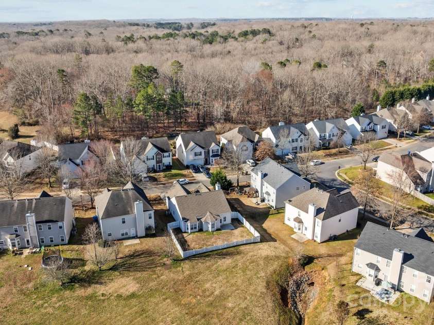 5720 Parkstone Drive, Matthews, NC 28104.  MLS# CAR4224035, YatesRealty ID 5846. 