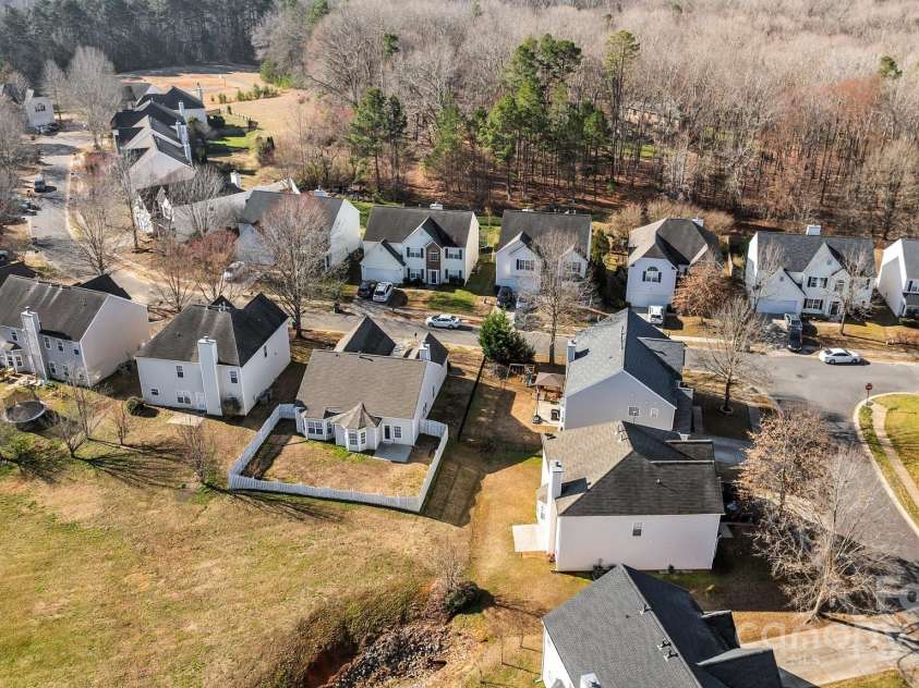 5720 Parkstone Drive, Matthews, NC 28104.  MLS# CAR4224035, YatesRealty ID 5846. 