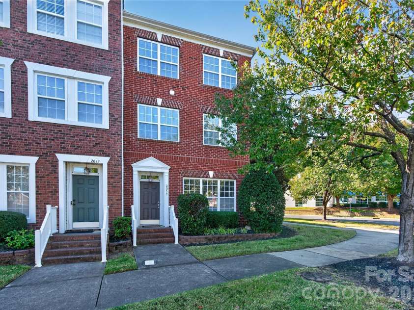 2053 Cambridge Beltway Drive, Charlotte, NC 28273.  MLS# CAR4437643, YatesRealty ID 58463. 