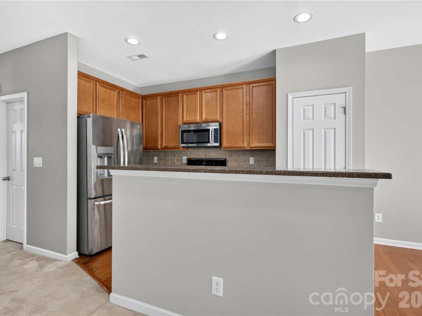 2053 Cambridge Beltway Drive, Charlotte, NC 28273.  MLS# CAR4437643, YatesRealty ID 58463. 