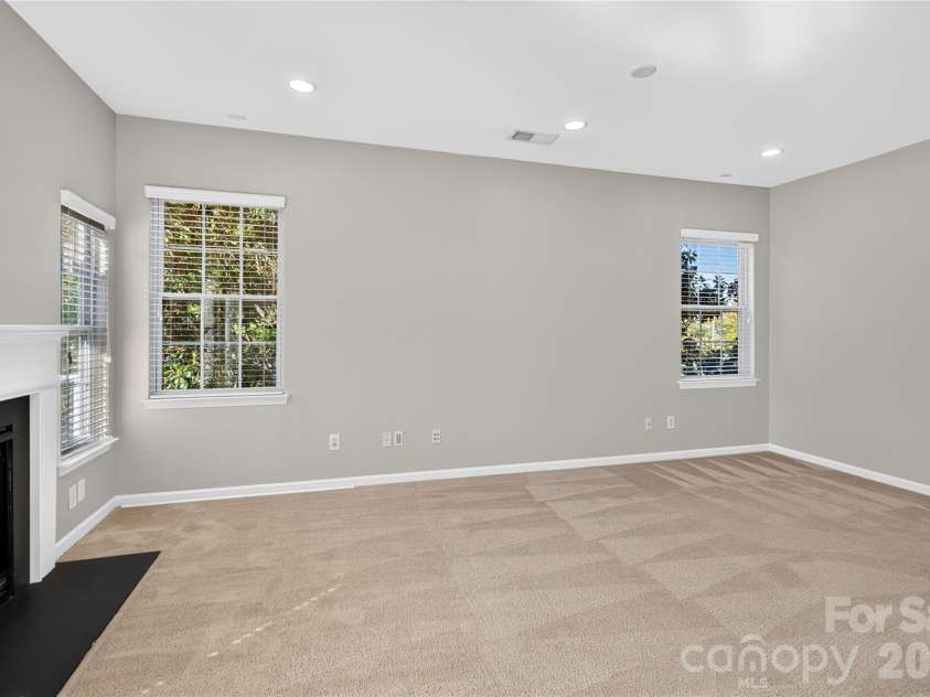2053 Cambridge Beltway Drive, Charlotte, NC 28273.  MLS# CAR4437643, YatesRealty ID 58463. 