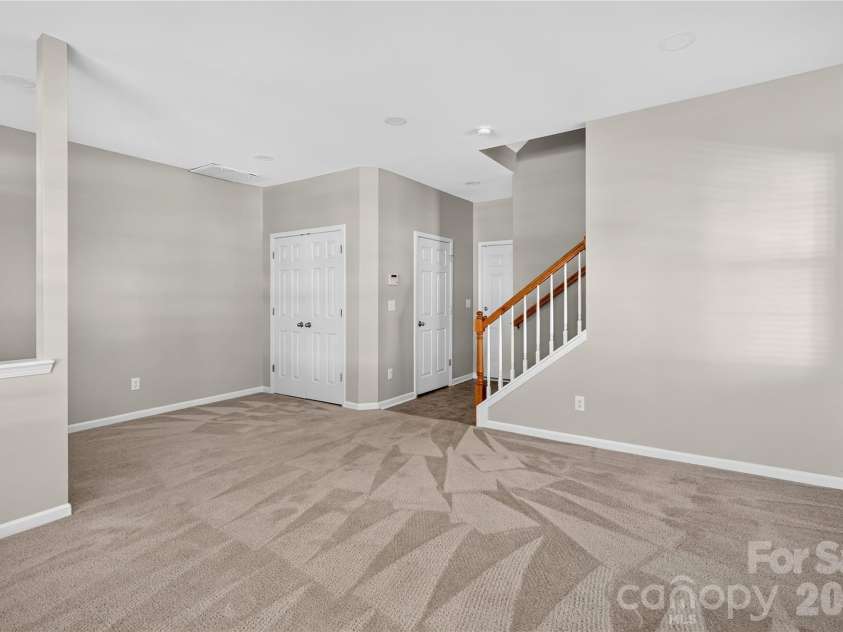 2053 Cambridge Beltway Drive, Charlotte, NC 28273.  MLS# CAR4437643, YatesRealty ID 58463. 