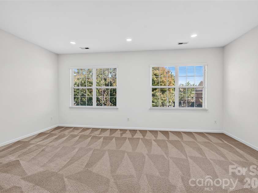 2053 Cambridge Beltway Drive, Charlotte, NC 28273.  MLS# CAR4437643, YatesRealty ID 58463. 