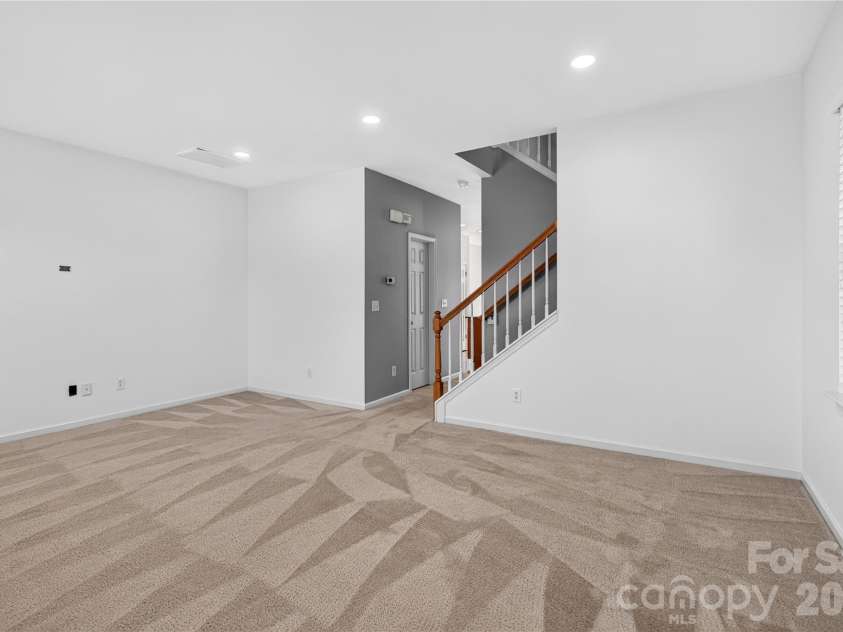 2053 Cambridge Beltway Drive, Charlotte, NC 28273.  MLS# CAR4437643, YatesRealty ID 58463. 