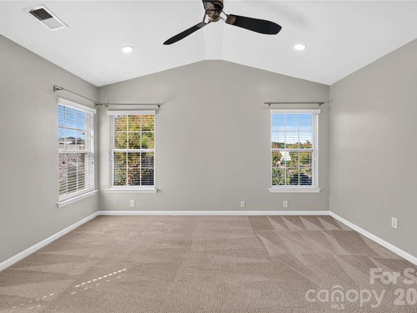 2053 Cambridge Beltway Drive, Charlotte, NC 28273.  MLS# CAR4437643, YatesRealty ID 58463. 