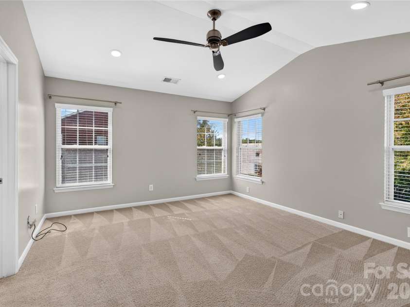 2053 Cambridge Beltway Drive, Charlotte, NC 28273.  MLS# CAR4437643, YatesRealty ID 58463. 