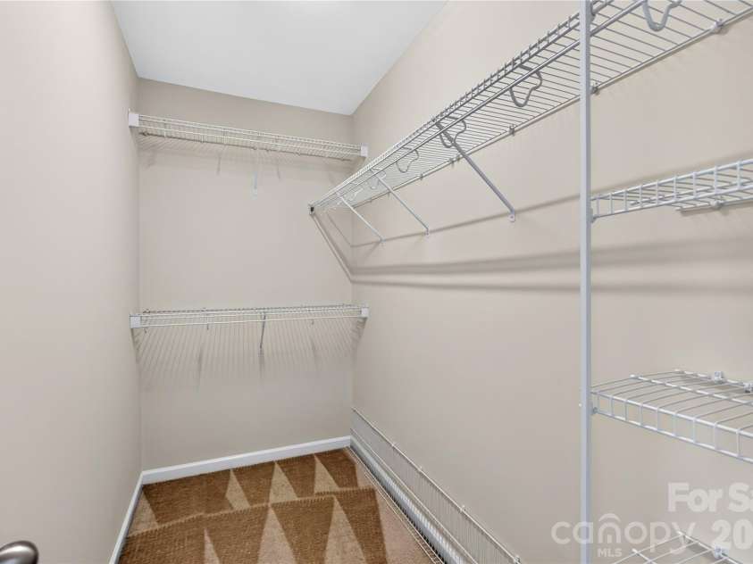 2053 Cambridge Beltway Drive, Charlotte, NC 28273.  MLS# CAR4437643, YatesRealty ID 58463. 