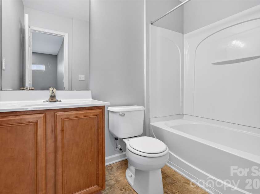 2053 Cambridge Beltway Drive, Charlotte, NC 28273.  MLS# CAR4437643, YatesRealty ID 58463. 