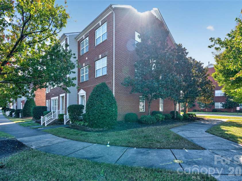 2053 Cambridge Beltway Drive, Charlotte, NC 28273.  MLS# CAR4437643, YatesRealty ID 58463. 