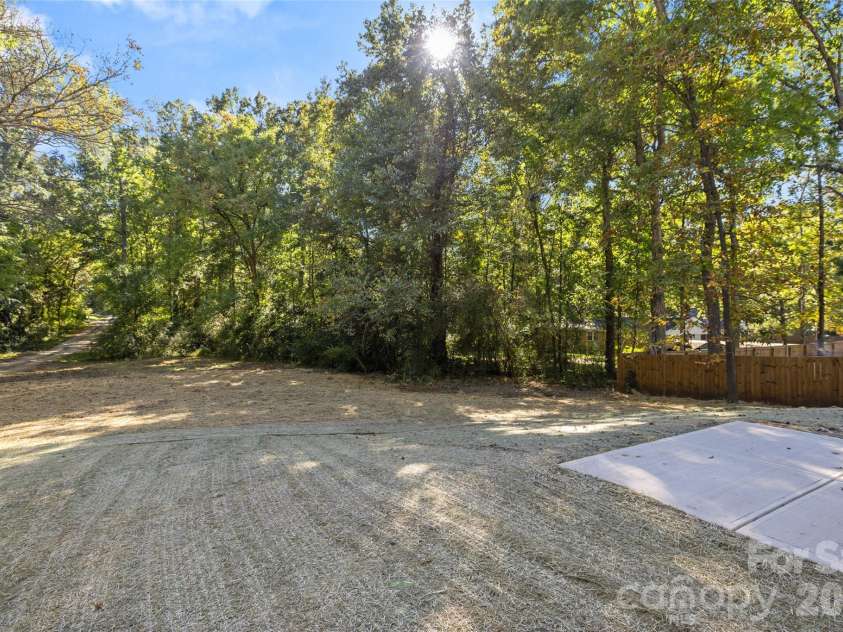 1922 Fender Lane, Lancaster, SC 29720.  MLS# CAR4436181, YatesRealty ID 58465. 