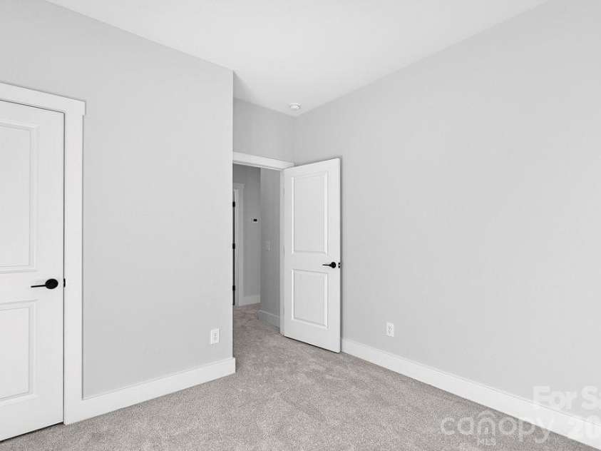 1433 10th Avenue, Hickory, NC 28602.  MLS# CAR4437663, YatesRealty ID 58469. 