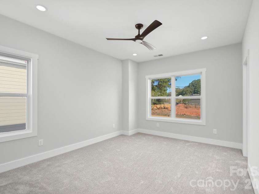 1433 10th Avenue, Hickory, NC 28602.  MLS# CAR4437663, YatesRealty ID 58469. 