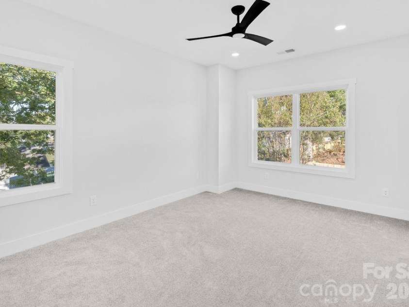 1437 10th Avenue, Hickory, NC 28602.  MLS# CAR4437665, YatesRealty ID 58470. 
