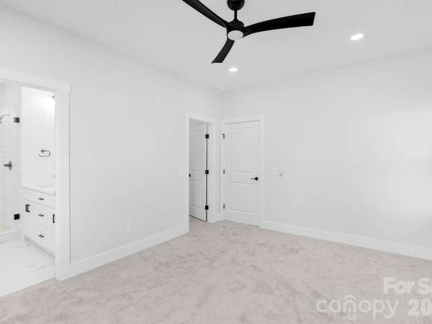 1437 10th Avenue, Hickory, NC 28602.  MLS# CAR4437665, YatesRealty ID 58470. 