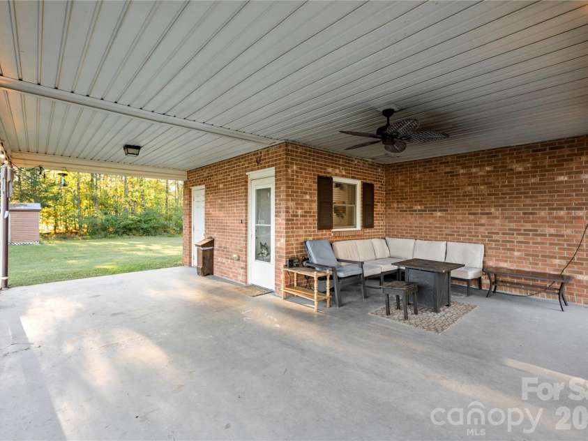 1875 Davis Circle, Clover, SC 29710.  MLS# CAR4430954, YatesRealty ID 58473. 