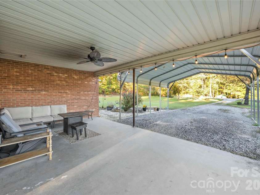 1875 Davis Circle, Clover, SC 29710.  MLS# CAR4430954, YatesRealty ID 58473. 