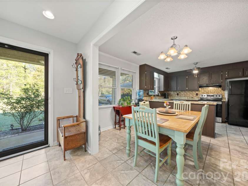 1875 Davis Circle, Clover, SC 29710.  MLS# CAR4430954, YatesRealty ID 58473. 