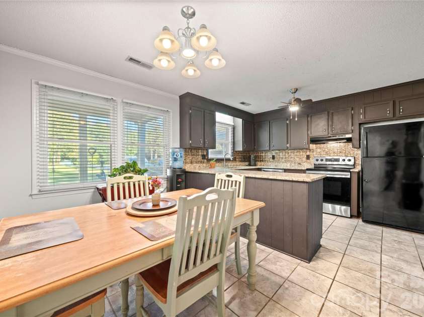 1875 Davis Circle, Clover, SC 29710.  MLS# CAR4430954, YatesRealty ID 58473. 