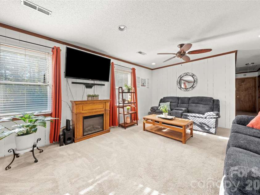 1875 Davis Circle, Clover, SC 29710.  MLS# CAR4430954, YatesRealty ID 58473. 