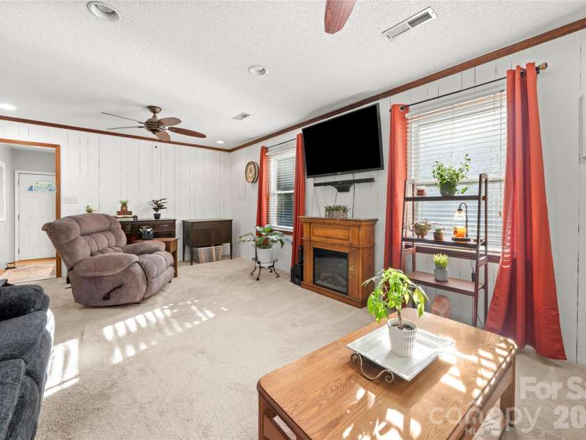1875 Davis Circle, Clover, SC 29710.  MLS# CAR4430954, YatesRealty ID 58473. 