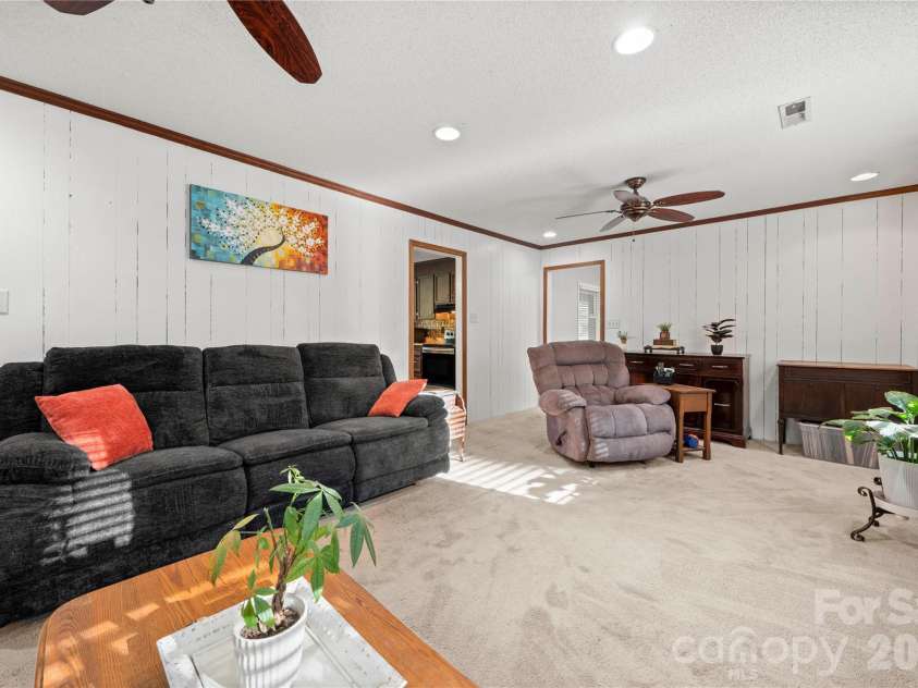 1875 Davis Circle, Clover, SC 29710.  MLS# CAR4430954, YatesRealty ID 58473. 
