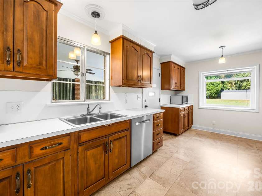 1920 Marlwood Circle, Charlotte, NC 28227.  MLS# CAR4436529, YatesRealty ID 58474. 