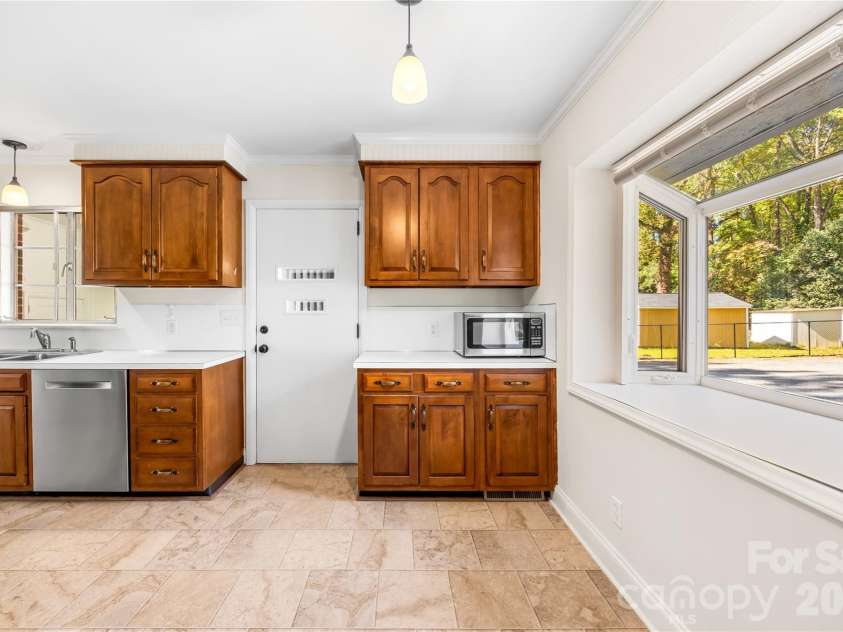 1920 Marlwood Circle, Charlotte, NC 28227.  MLS# CAR4436529, YatesRealty ID 58474. 