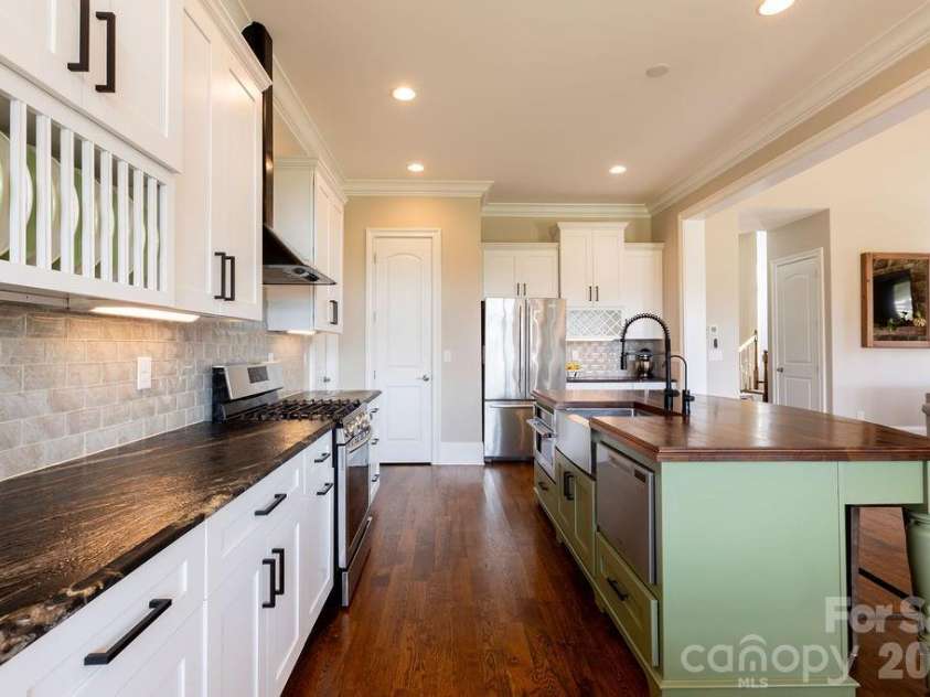 7996 Malibu Pointe Lane, Denver, NC 28037.  MLS# CAR4426331, YatesRealty ID 58475. 