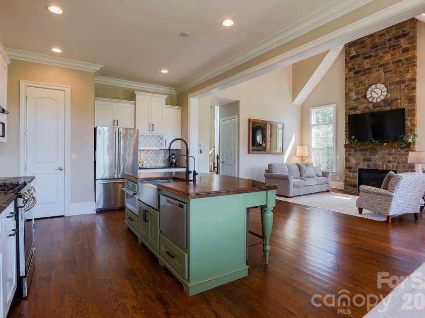 7996 Malibu Pointe Lane, Denver, NC 28037.  MLS# CAR4426331, YatesRealty ID 58475. 