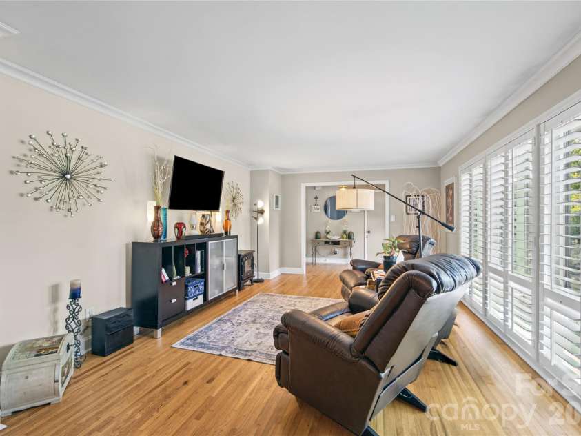6101 Rose Valley Drive, Charlotte, NC 28210.  MLS# CAR4435631, YatesRealty ID 58476. 
