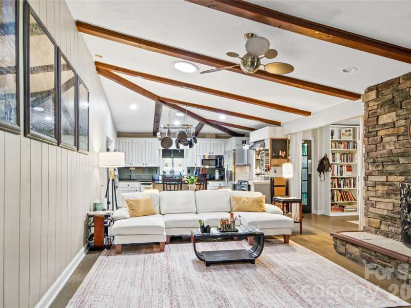 6101 Rose Valley Drive, Charlotte, NC 28210.  MLS# CAR4435631, YatesRealty ID 58476. 