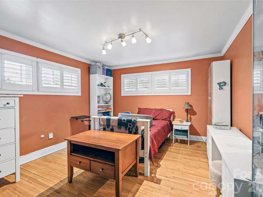 6101 Rose Valley Drive, Charlotte, NC 28210.  MLS# CAR4435631, YatesRealty ID 58476. 