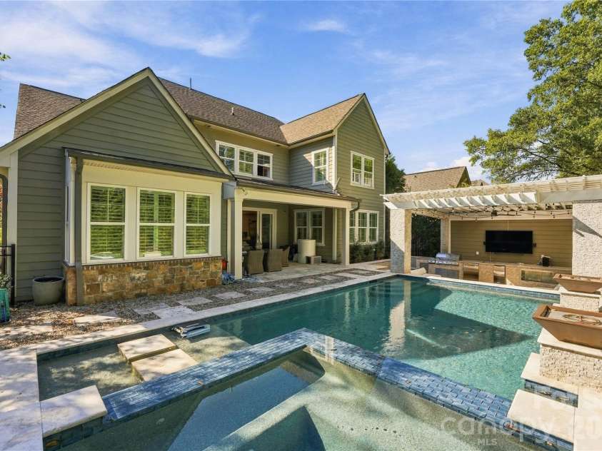 8916 Blakeney Drive, Charlotte, NC 28277.  MLS# CAR4435647, YatesRealty ID 58477. 