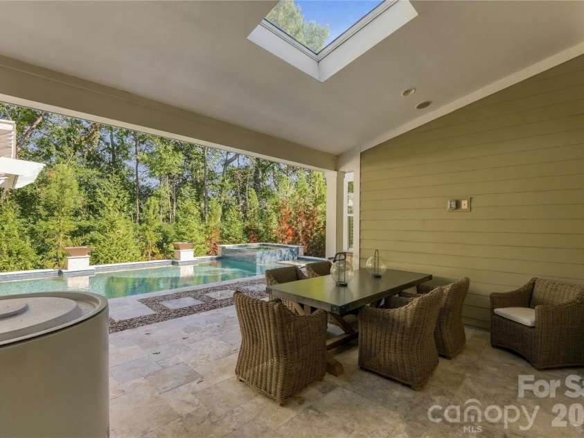 8916 Blakeney Drive, Charlotte, NC 28277.  MLS# CAR4435647, YatesRealty ID 58477. 