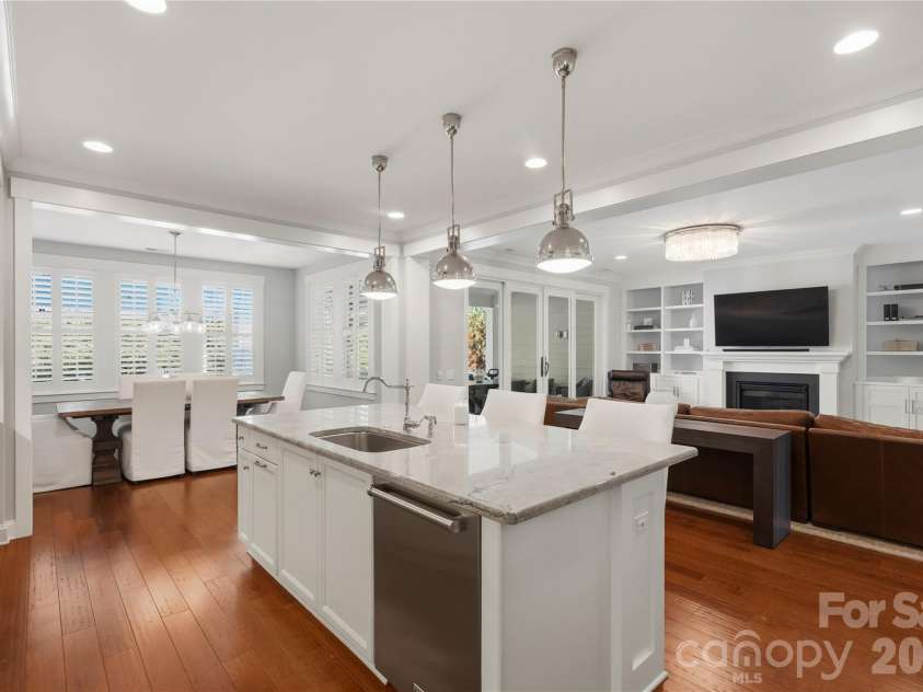 8916 Blakeney Drive, Charlotte, NC 28277.  MLS# CAR4435647, YatesRealty ID 58477. 
