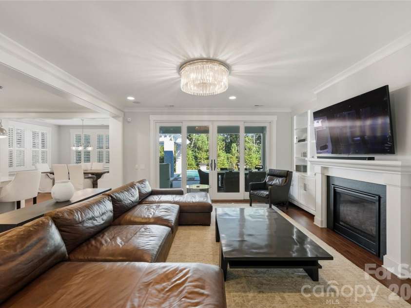8916 Blakeney Drive, Charlotte, NC 28277.  MLS# CAR4435647, YatesRealty ID 58477. 
