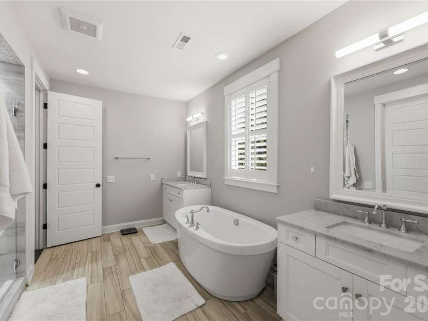 8916 Blakeney Drive, Charlotte, NC 28277.  MLS# CAR4435647, YatesRealty ID 58477. 