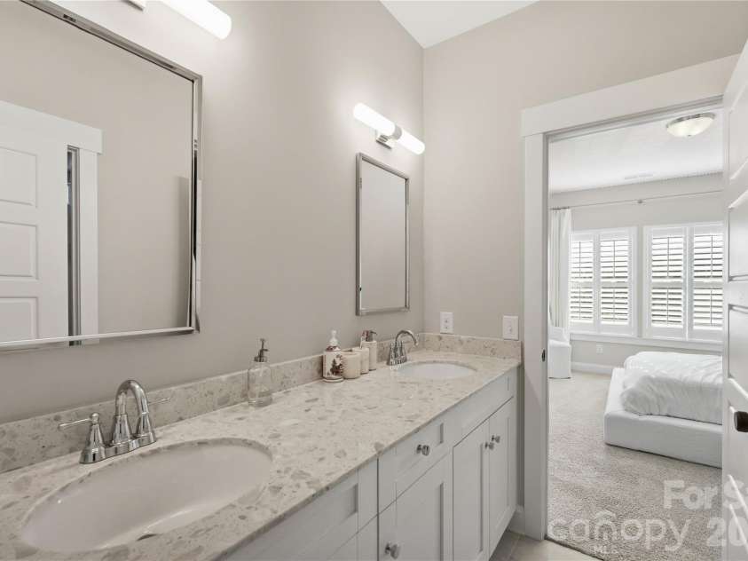 8916 Blakeney Drive, Charlotte, NC 28277.  MLS# CAR4435647, YatesRealty ID 58477. 