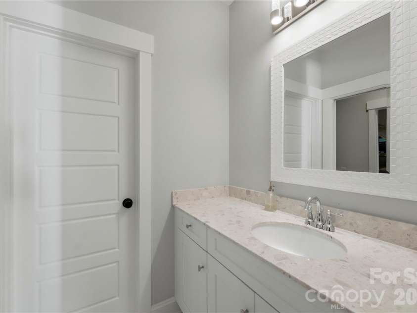 8916 Blakeney Drive, Charlotte, NC 28277.  MLS# CAR4435647, YatesRealty ID 58477. 