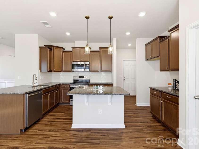 13529 Napoleon Drive, Charlotte, NC 28273.  MLS# CAR4435265, YatesRealty ID 58481. 