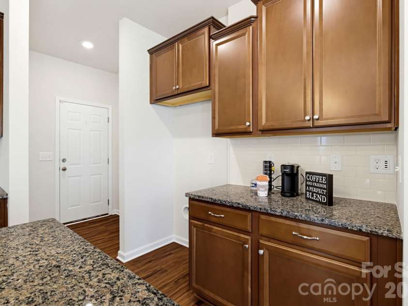 13529 Napoleon Drive, Charlotte, NC 28273.  MLS# CAR4435265, YatesRealty ID 58481. 