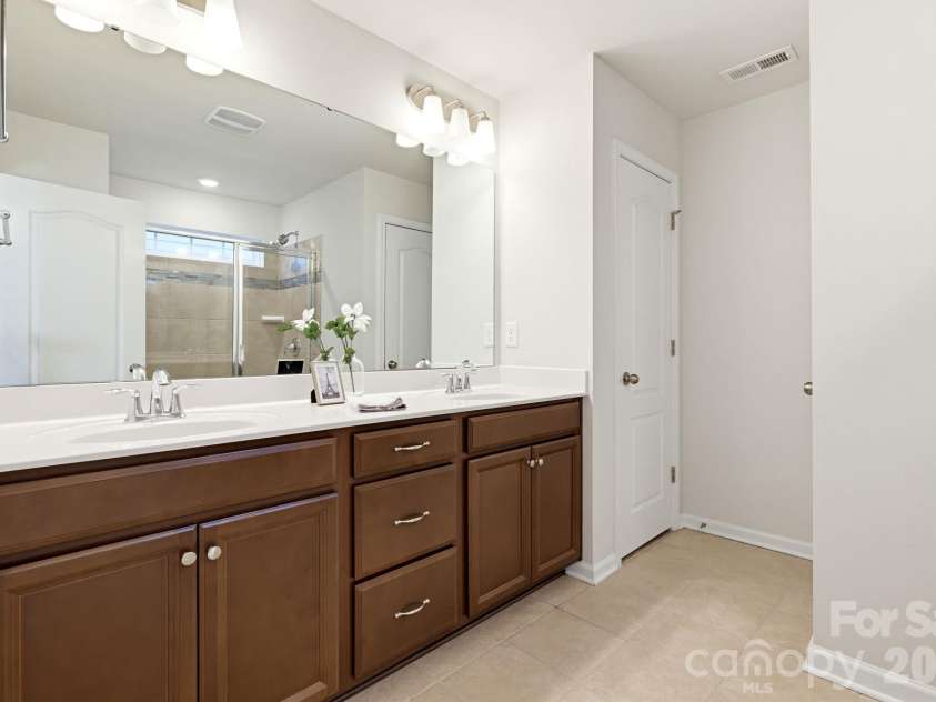 13529 Napoleon Drive, Charlotte, NC 28273.  MLS# CAR4435265, YatesRealty ID 58481. 