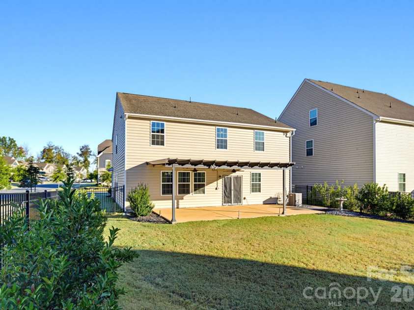 13529 Napoleon Drive, Charlotte, NC 28273.  MLS# CAR4435265, YatesRealty ID 58481. 