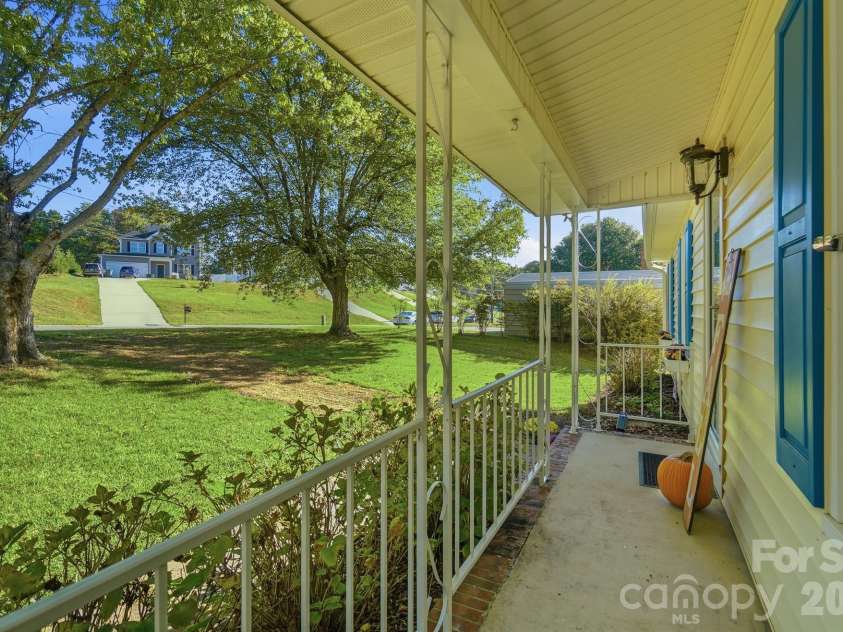 1509 Yellowstone Court, Gastonia, NC 28054.  MLS# CAR4435947, YatesRealty ID 58483. 